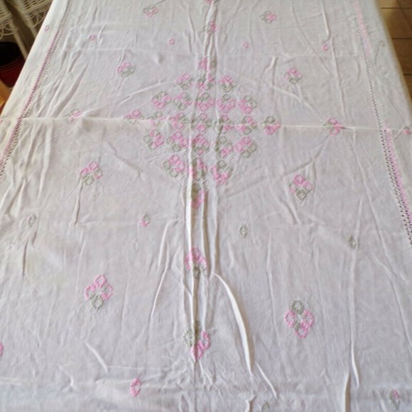 Vintage Handmade Draw Thread Tablecloth Crochet Embroidery 96" x 63"  2891 - Picture 2 of 8